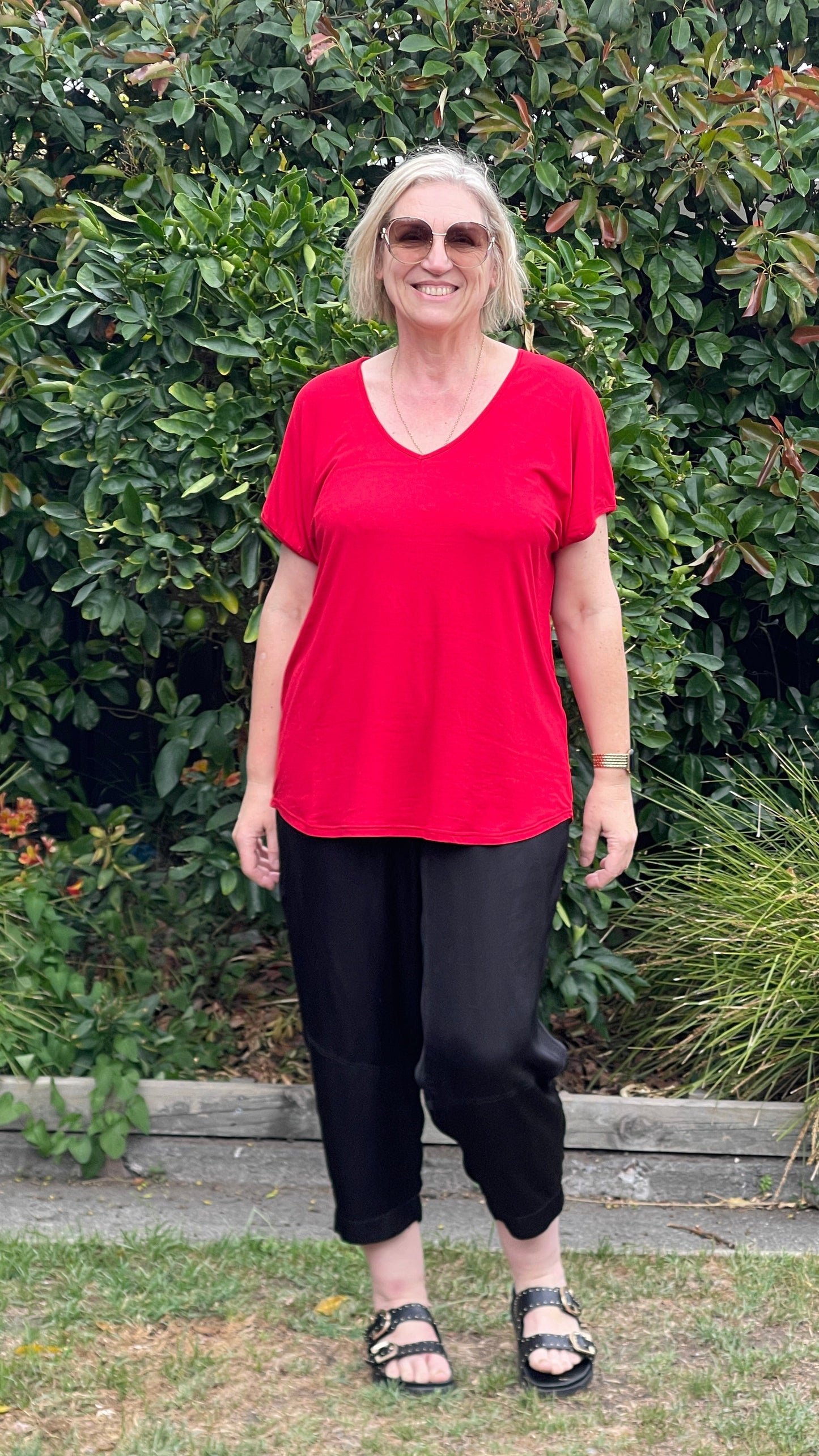 demi tee - red