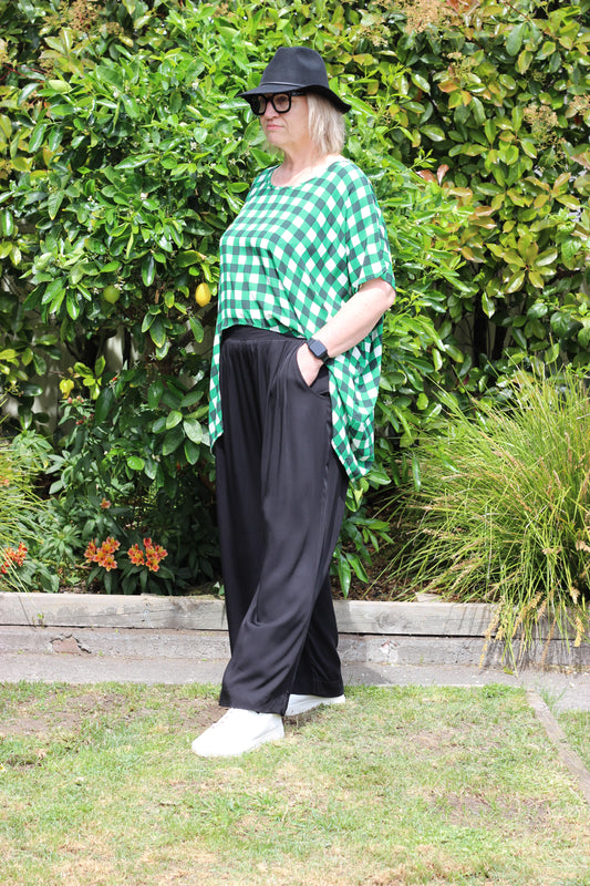 curve top - green gingham