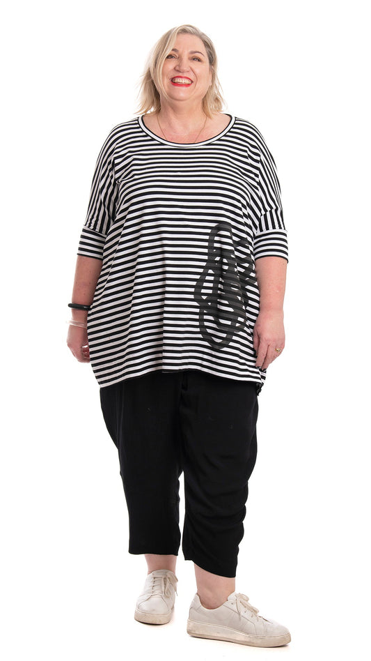 square tee stripe - squiggle