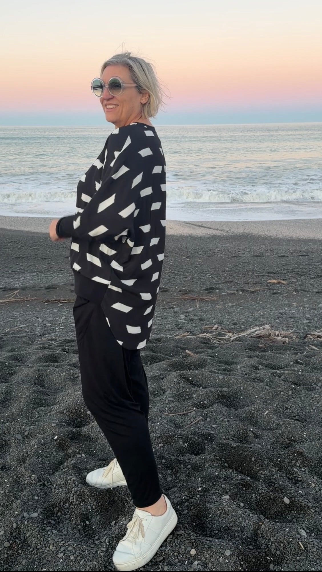 Blaze top b/w print