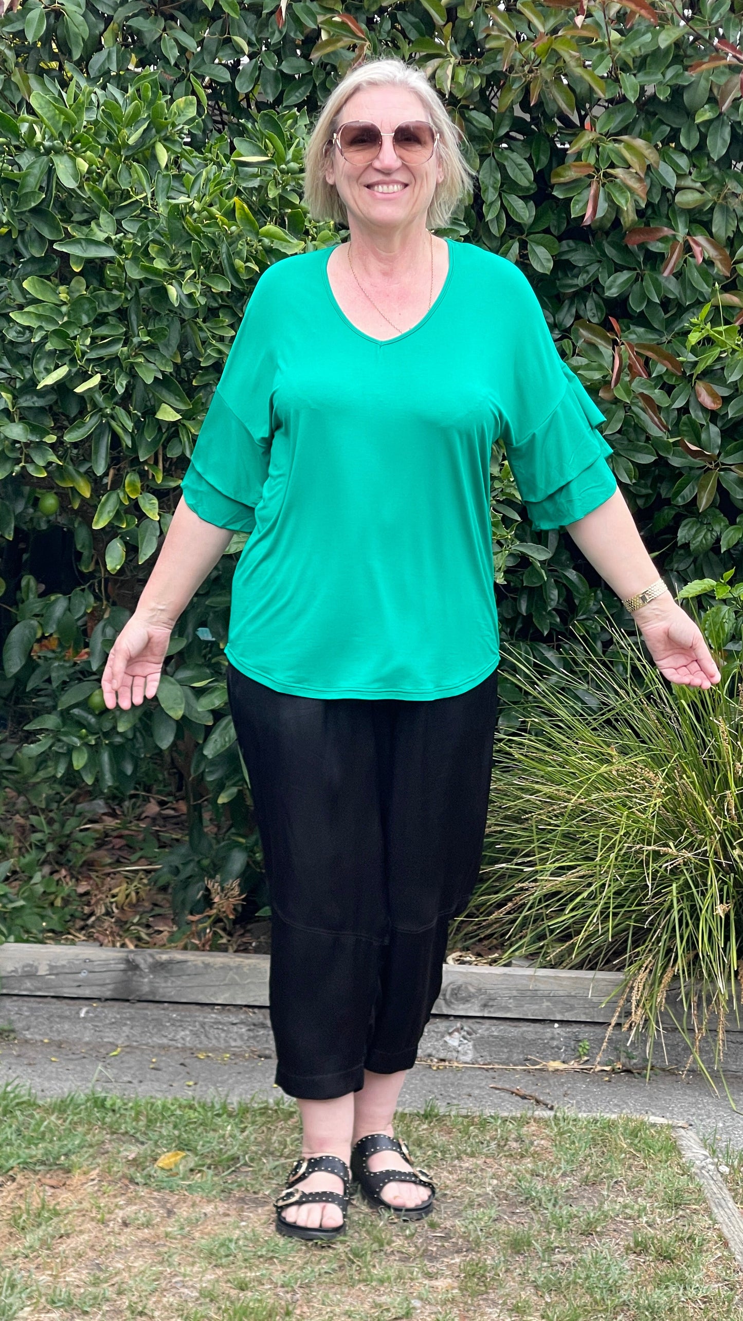 frill me tee - green