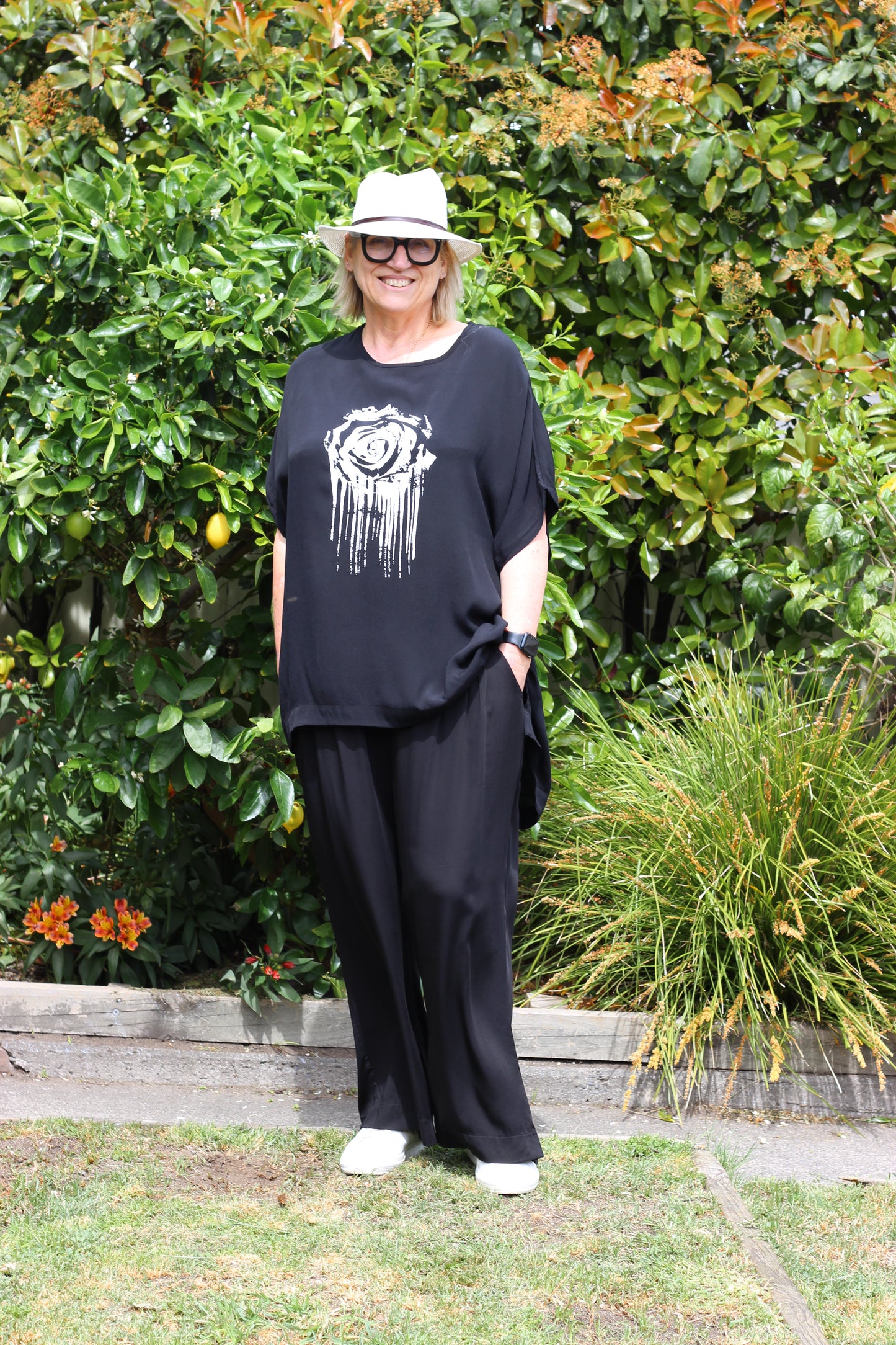 fluid top - crying rose print