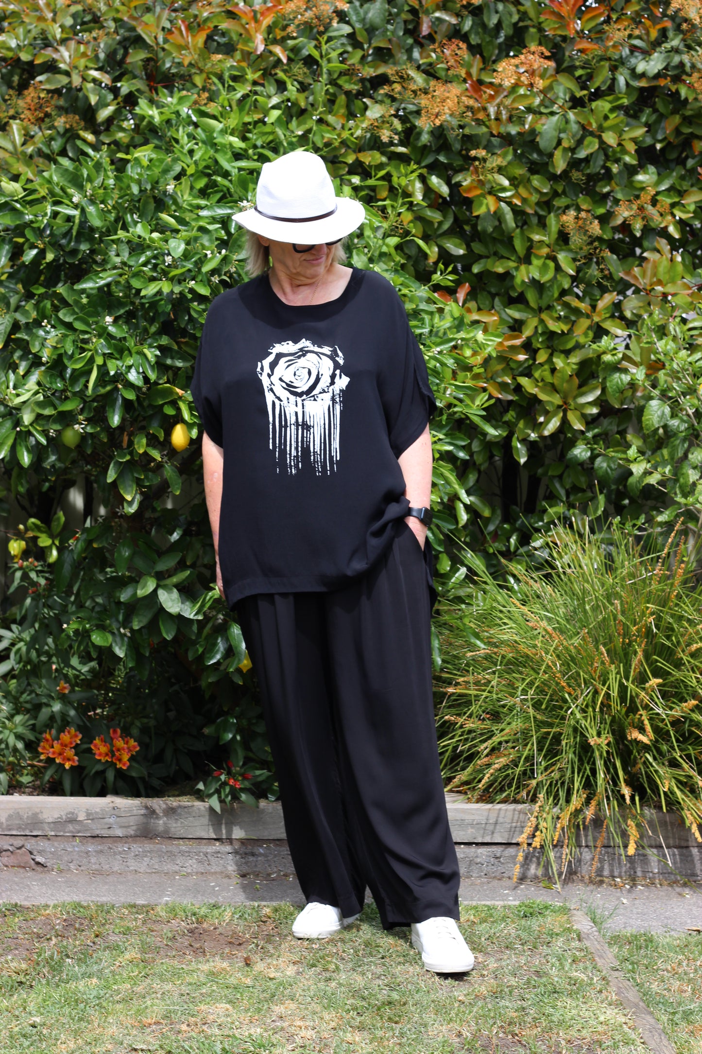 fluid top - crying rose print