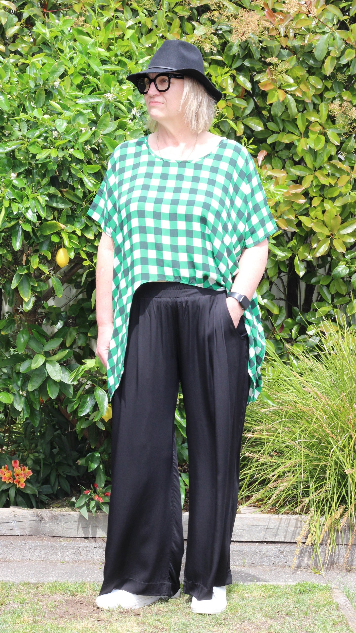 curve top - green gingham