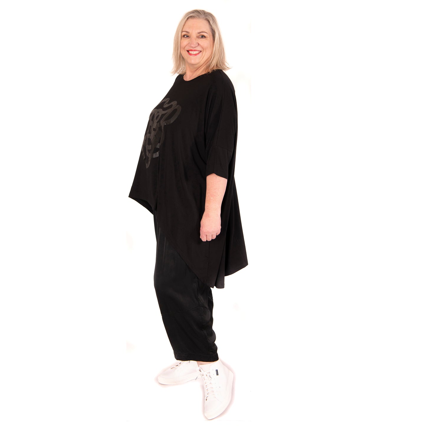 flow top black - squiggle