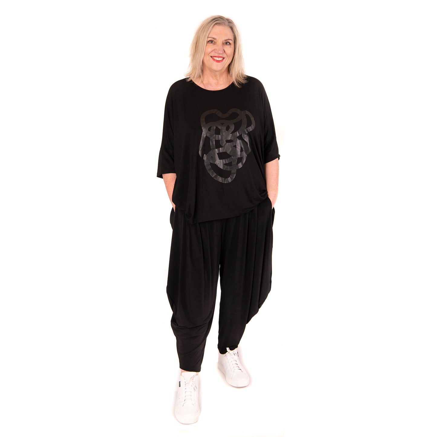 flow top black - squiggle