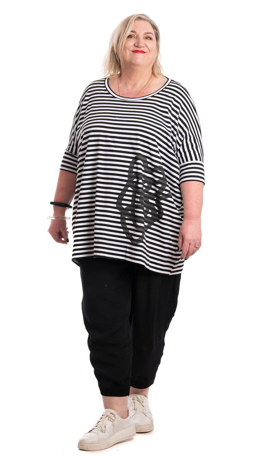 square tee stripe - squiggle